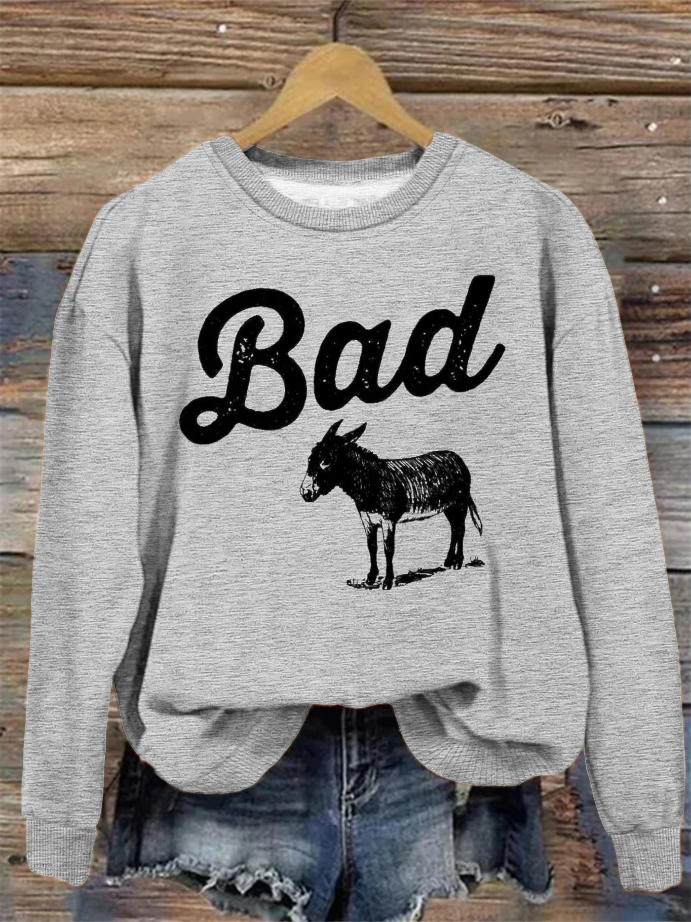 Letter print sweatshirt, crew neck casual sweatshirt for winter & fall, women's clothing
Letter print sweatshirt, crew neck casual sweatshirt for winter & fall, women's clothing