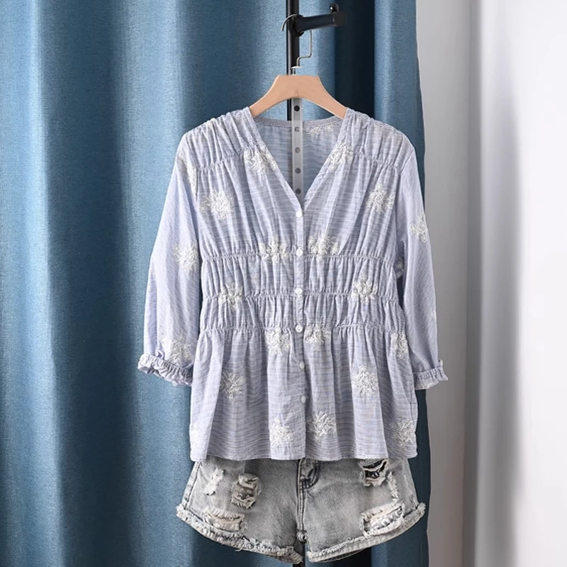 Korean style women's clothing v-neck striped floral embroidery cotton shirt blouse women's button shirt ladies tops
Korean style women's clothing v-neck striped floral embroidery cotton shirt blouse women's button shirt ladies tops