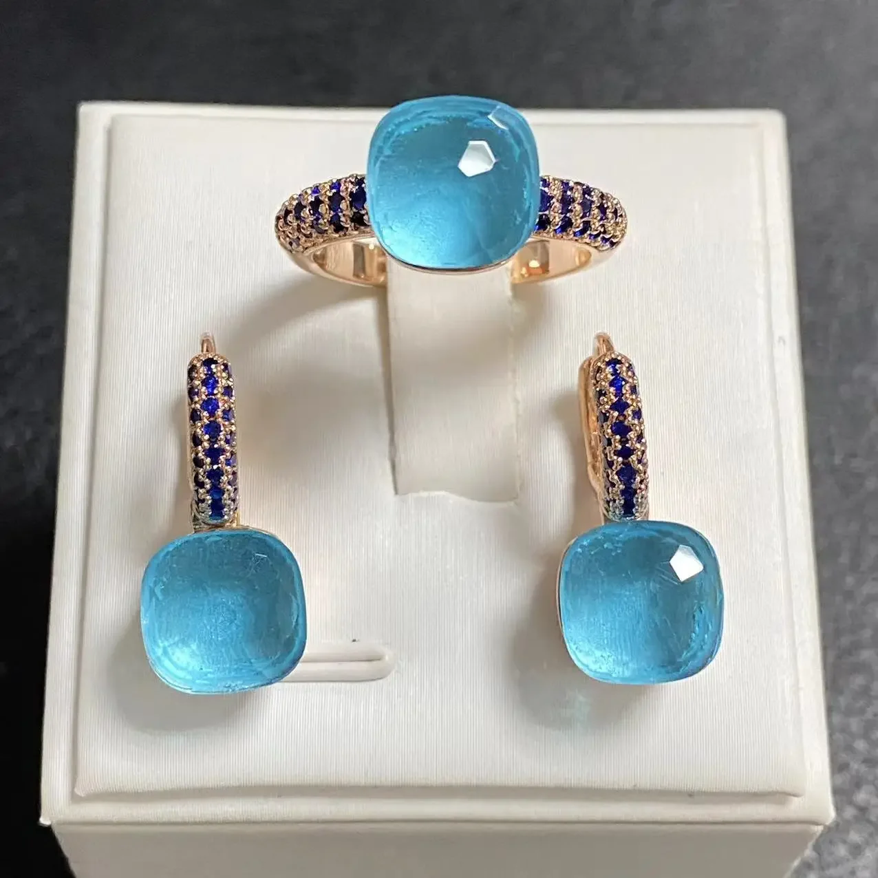 2Pcs/Set Classic Ring Earrings Set Inlay Blue Zircon 30Colors Candy Crystal Jewelry Set Rose Gold Plated Jewelry For Women
2Pcs/Set Classic Ring Earrings Set Inlay Blue Zircon 30Colors Candy Crystal Jewelry Set Rose Gold Plated Jewelry For Women