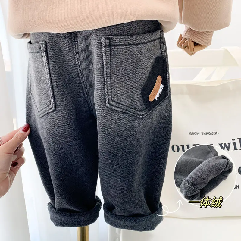 Children's Velvet Pants Children 2022 New Boys' Single-Layer Fleece-Lined Jeans Autumn and Winter Baby Loose Casual Pants
Children's Velvet Pants Children 2022 New Boys' Single-Layer Fleece-Lined Jeans Autumn and Winter Baby Loose Casual Pants