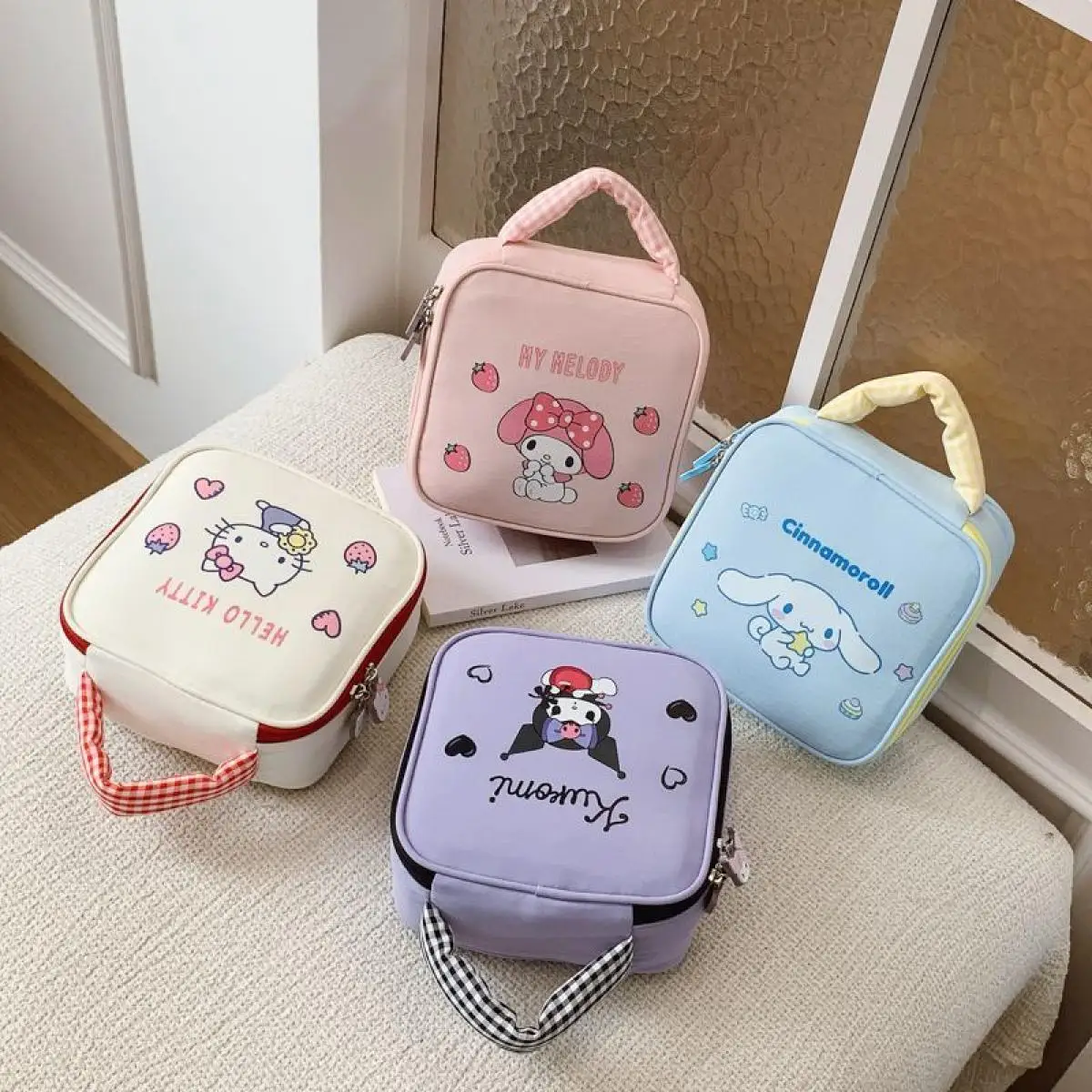 Sanrio Kuromi милая дорожная косметичка с сердечком для девочек, новая портативная большая вместительная портативная мультяшная модная сумка для туалета контрастного цвета
Sanrio Kuromi милая дорожная косметичка с сердечком для девочек, новая портативная большая вместительная портативная мультяшная модная сумка для туалета контрастного цвета