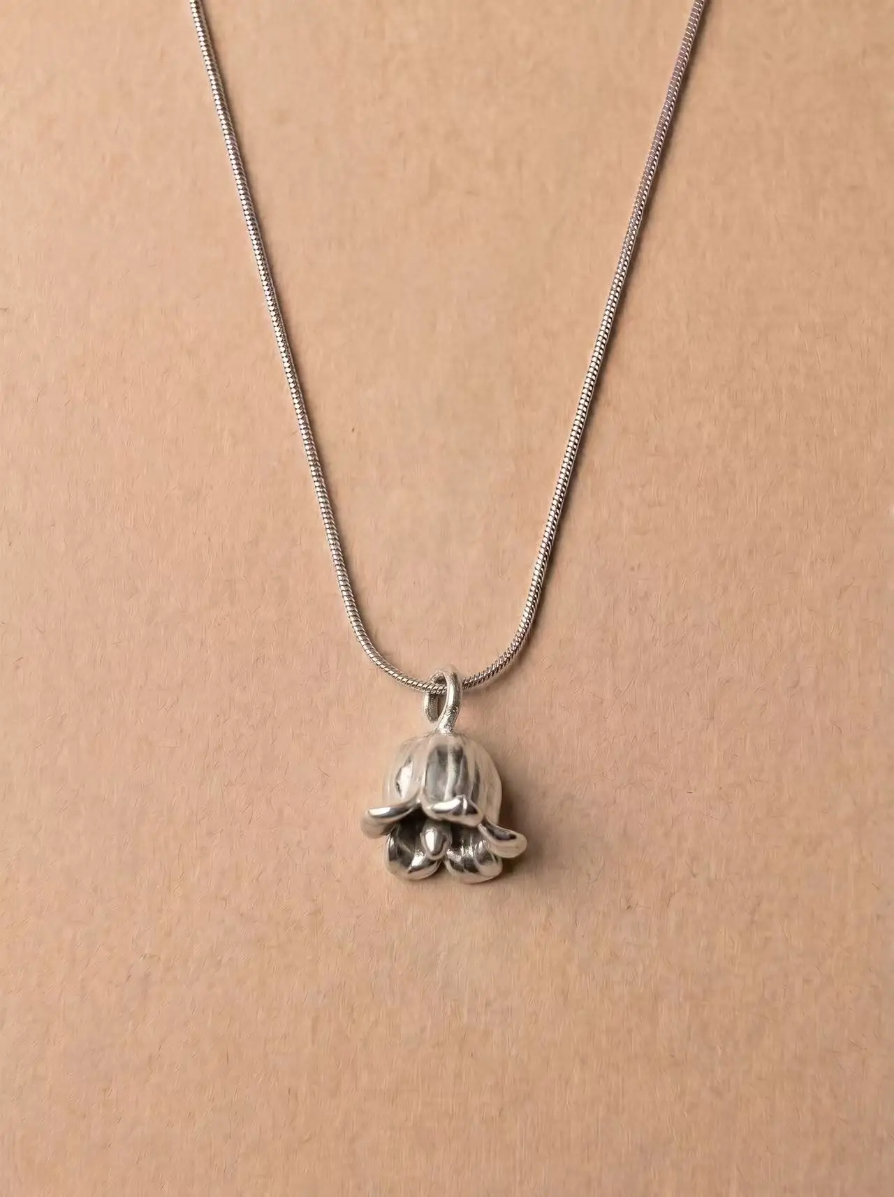 Silver Pendant Necklace Collaborative Bellflower Design Versatile Everyday Commuting Simple Style under 200 Yuan
Silver Pendant Necklace Collaborative Bellflower Design Versatile Everyday Commuting Simple Style under 200 Yuan
