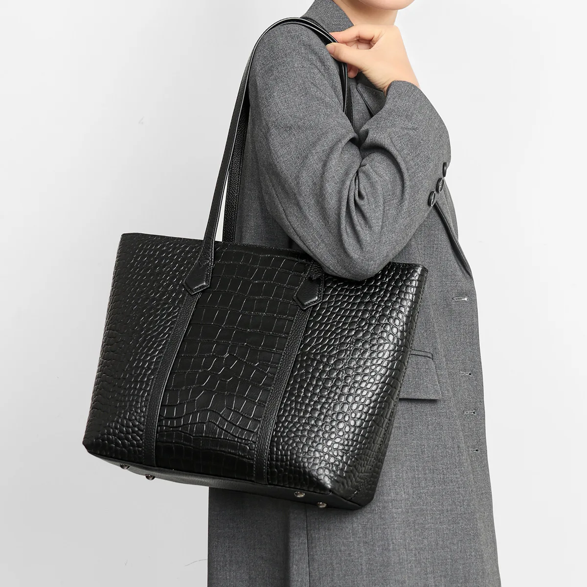 New Large Women's Tote Bag, Large - Capacity Commuting Bag with a Sense of Luxury, Versatile Single - Shoulder Bag for Women
New Large Women's Tote Bag, Large - Capacity Commuting Bag with a Sense of Luxury, Versatile Single - Shoulder Bag for Women