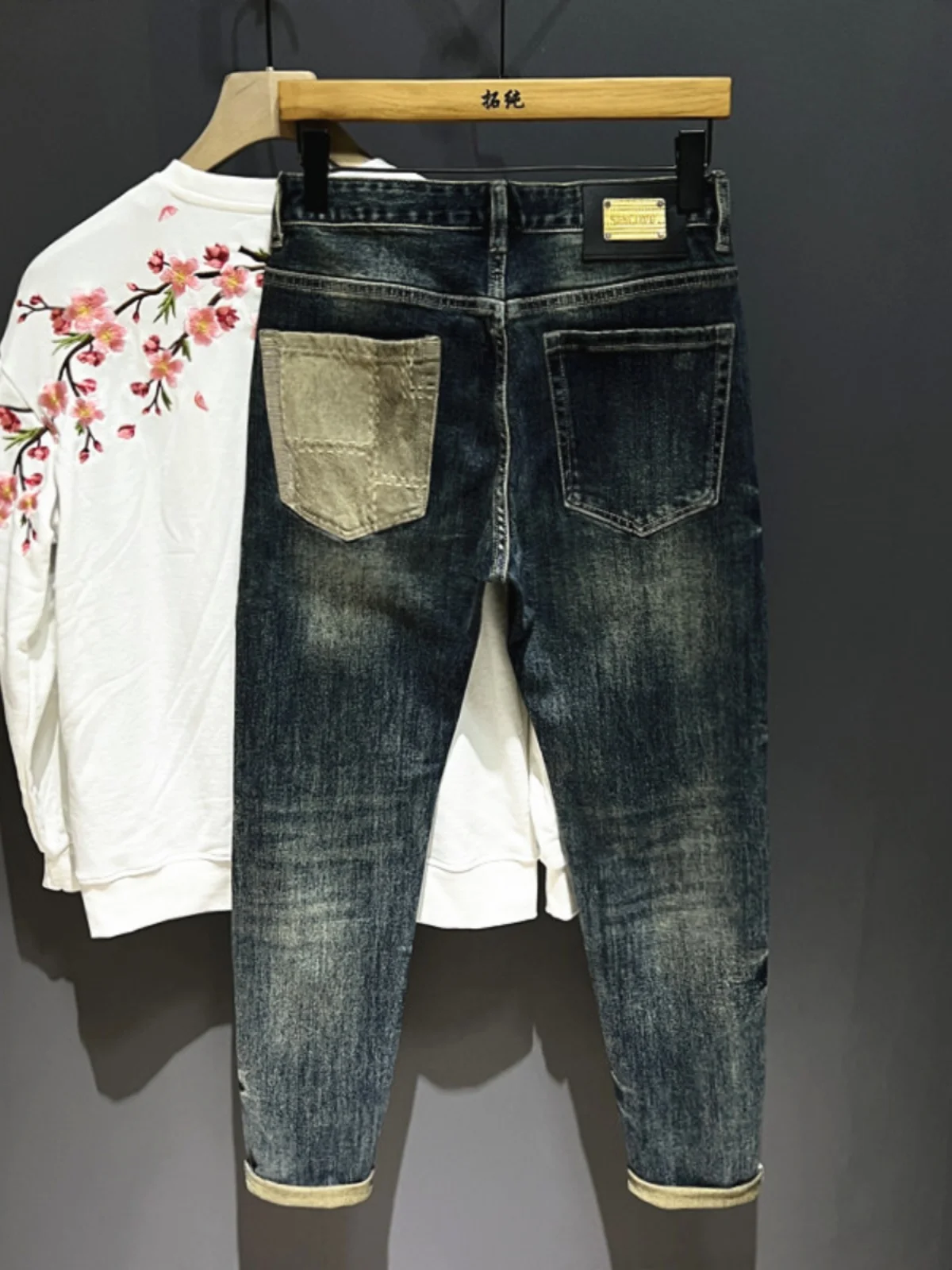 Retro American High Street Stretchy Slim Straight Jeans Men's Cool Hole Patch Trendy New Sle Cotton Elastic Denim Jeans
Retro American High Street Stretchy Slim Straight Jeans Men's Cool Hole Patch Trendy New Sle Cotton Elastic Denim Jeans