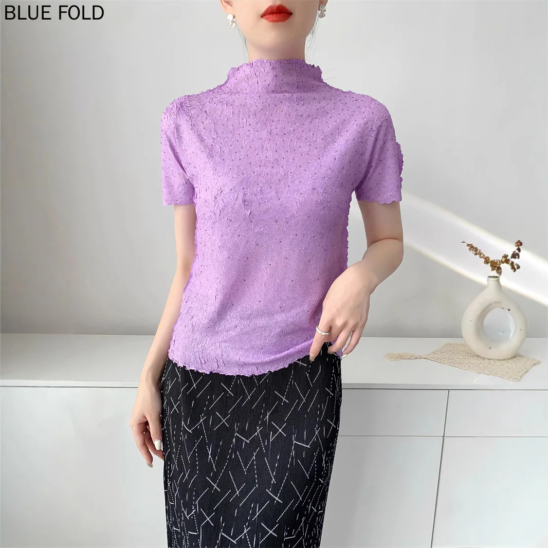 Miyake Pleated Art High-end Sparkling Hot Stamping Top Elegant Pleated Short Sleeved T-shirt New Pullover Stand Collar
Miyake Pleated Art High-end Sparkling Hot Stamping Top Elegant Pleated Short Sleeved T-shirt New Pullover Stand Collar