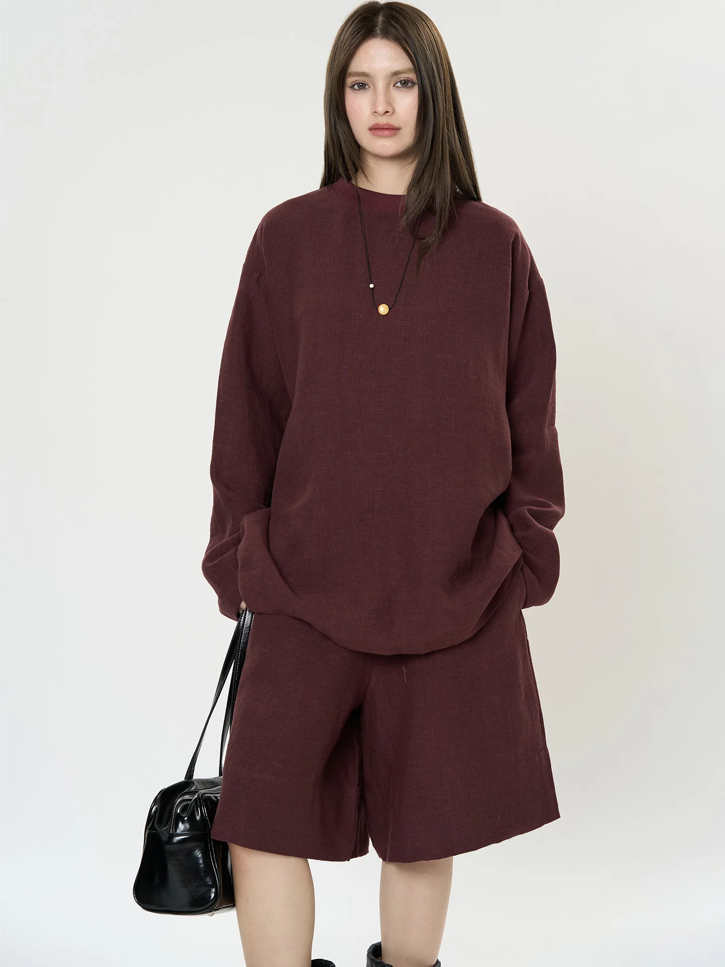 Spring and summer women's casual solid color round neck long sleeved loose T-shirt
Spring and summer women's casual solid color round neck long sleeved loose T-shirt
