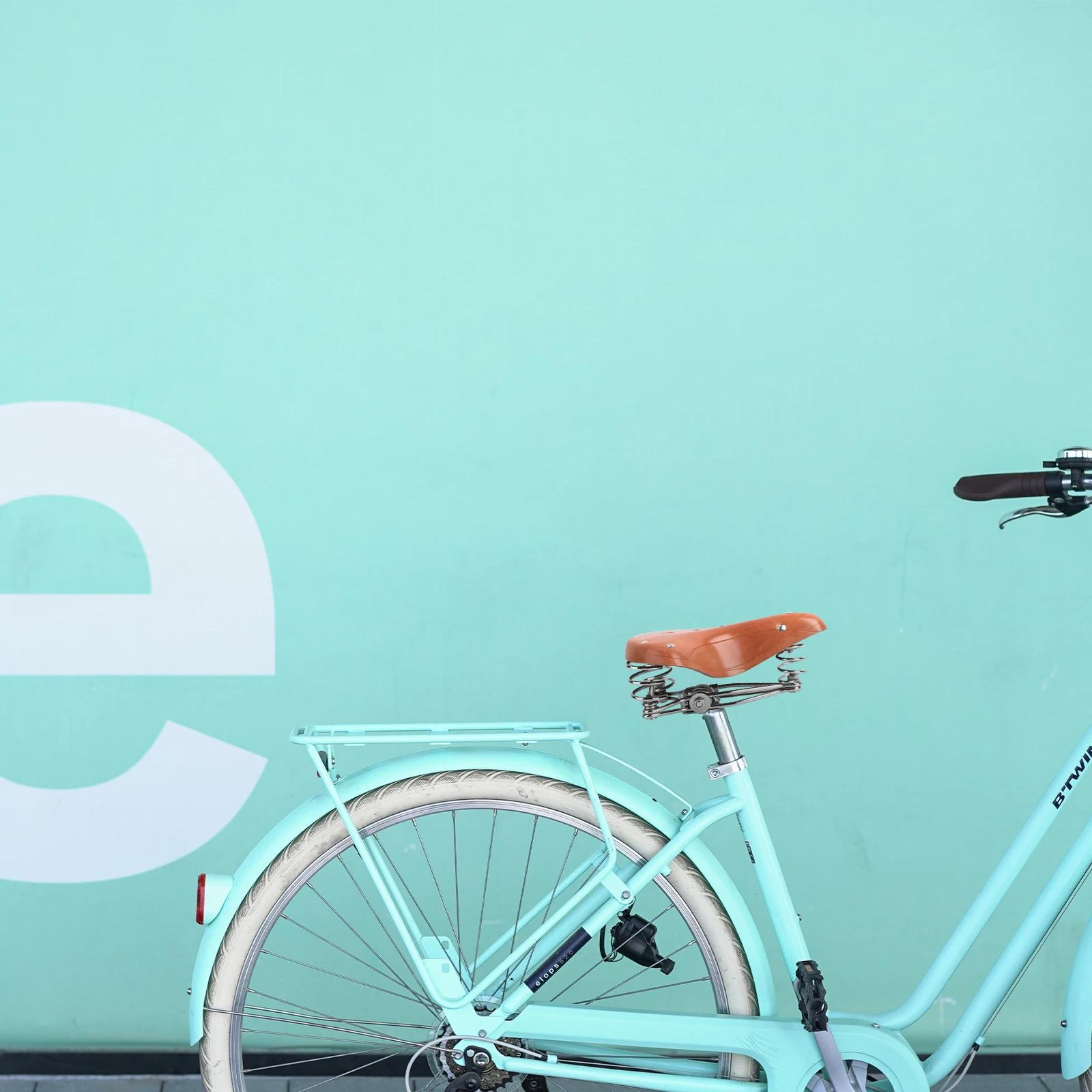 Imitation Cow Bike Saddle Shockproof Comfortable Cycling Seat Brown Road Bike Seat Replacement
Imitation Cow Bike Saddle Shockproof Comfortable Cycling Seat Brown Road Bike Seat Replacement