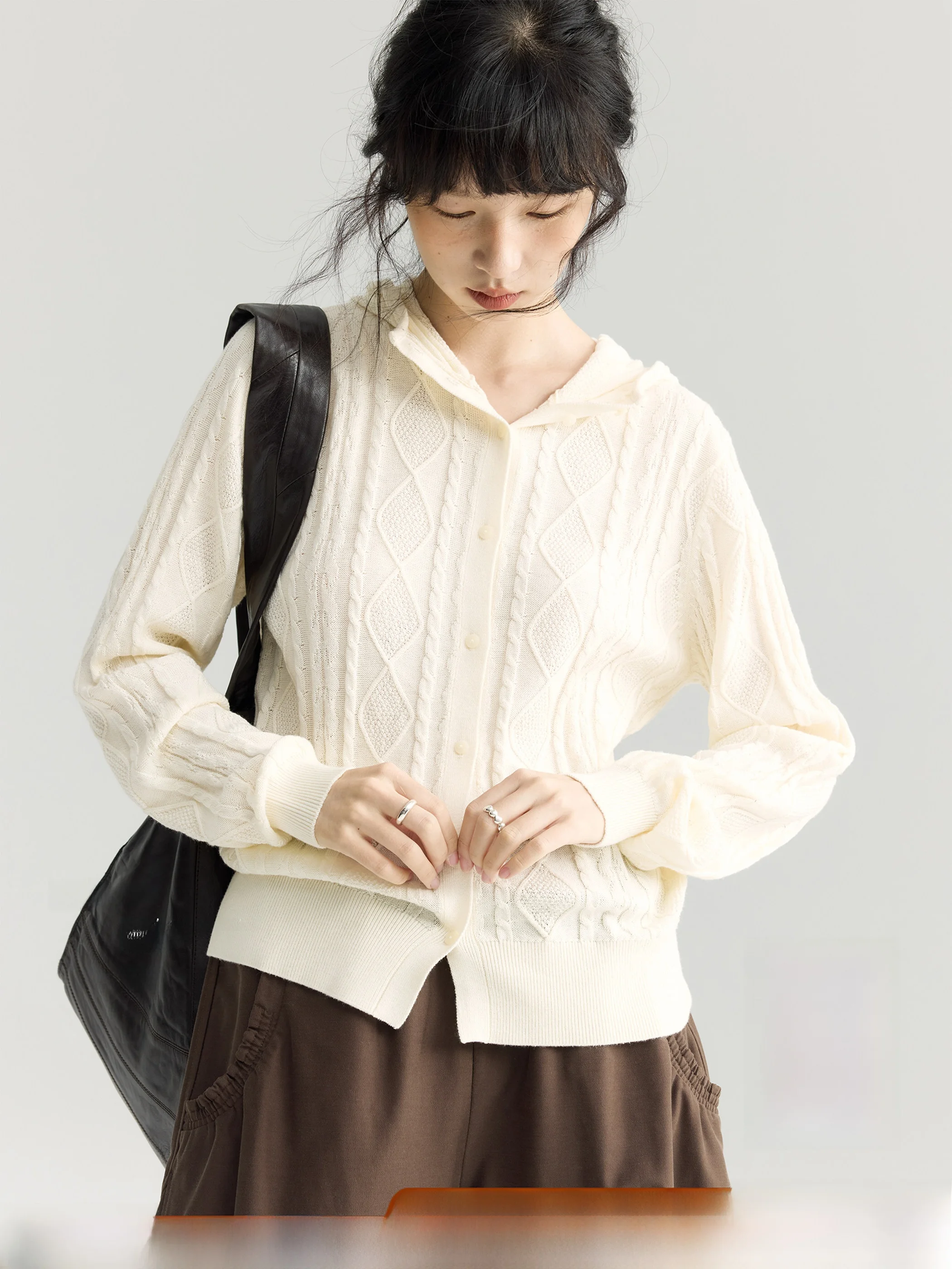 Тонкий хлопковый кардиган в стиле ретро с ромбовидным узором и узлами, вязаная шапка в комплекте, для повседневной носки, для женщин
Тонкий хлопковый кардиган в стиле ретро с ромбовидным узором и узлами, вязаная шапка в комплекте, для повседневной носки, для женщин