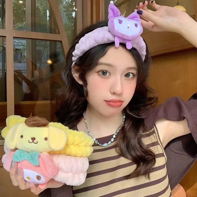 Повязка на голову Sanrio с героями мультфильмов для женщин, повязка для мытья лица, модные аксессуары для волос для девочек
Повязка на голову Sanrio с героями мультфильмов для женщин, повязка для мытья лица, модные аксессуары для волос для девочек