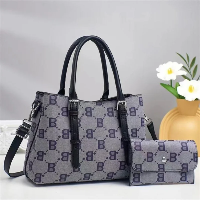 High-End Minimalist Vintage Messenger Bag Elegant In Solid Color For Commuter Women's Daily Use
High-End Minimalist Vintage Messenger Bag Elegant In Solid Color For Commuter Women's Daily Use