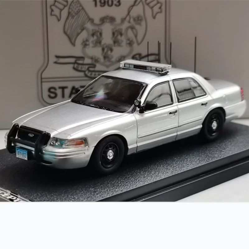 Модель автомобиля Rollin 1:64 Victoria Crown Connecticut из сплава металлов
Модель автомобиля Rollin 1:64 Victoria Crown Connecticut из сплава металлов