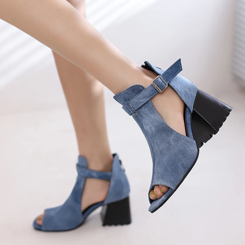 Summer Denim Shoes Women Chic Snake Leopard Print Gladiator Sandals Ladies Punk Buckle Strap Block High Heels Hollow Ankle Boots
Summer Denim Shoes Women Chic Snake Leopard Print Gladiator Sandals Ladies Punk Buckle Strap Block High Heels Hollow Ankle Boots