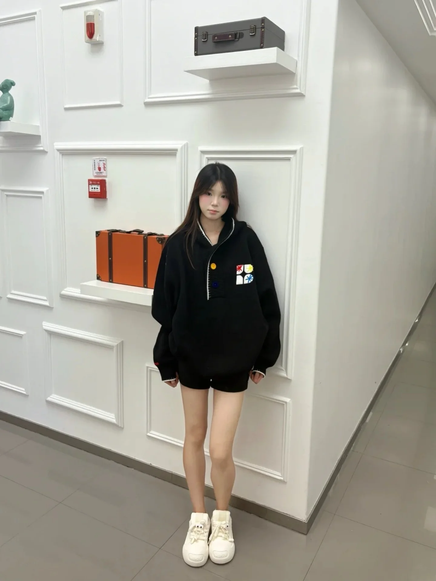 Ретро-американский черный вязаный свитер с капюшоном, мужской повседневный модный брендовый свитер с длинными рукавами, удобная свободная верхняя одежда для пар
Ретро-американский черный вязаный свитер с капюшоном, мужской повседневный модный брендовый свитер с длинными рукавами, удобная свободная верхняя одежда для пар