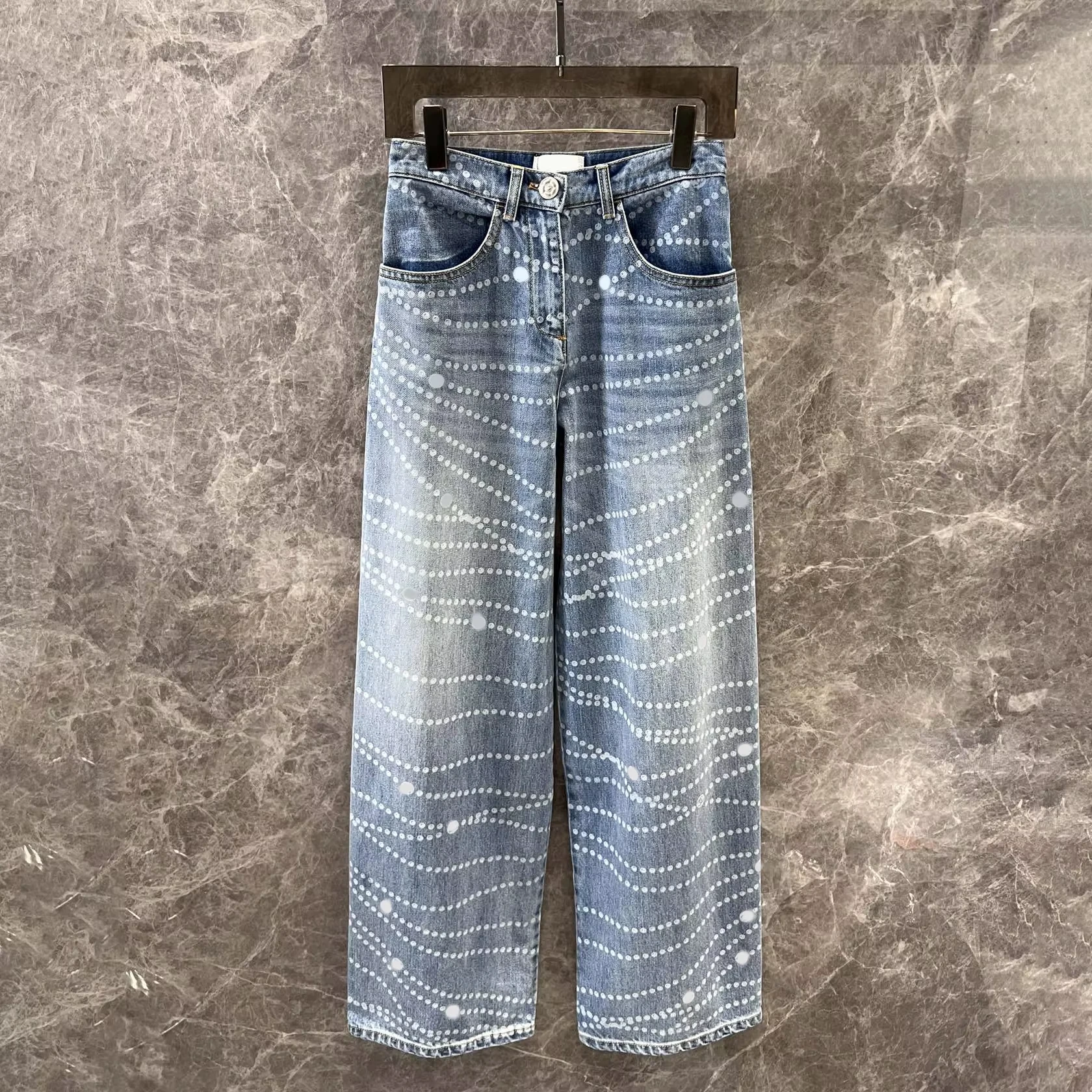 Designer Brand Summer 2025 New Style High-Waisted Polka Dot Chain Stitch Denim Straight Pants for Women
Designer Brand Summer 2025 New Style High-Waisted Polka Dot Chain Stitch Denim Straight Pants for Women
