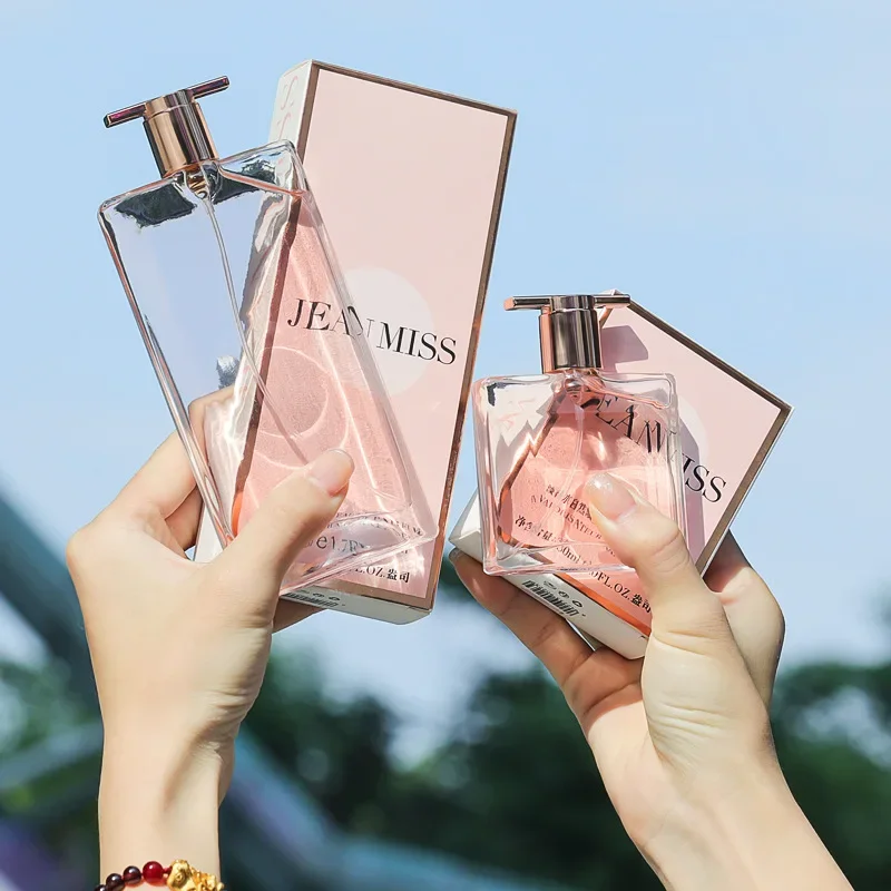 Luxury Pink Glass Eau De Toilette Perfume Bottle Spray Pump Square Refillable Design Long-lasting Fragrance Custom Logo Women
Luxury Pink Glass Eau De Toilette Perfume Bottle Spray Pump Square Refillable Design Long-lasting Fragrance Custom Logo Women