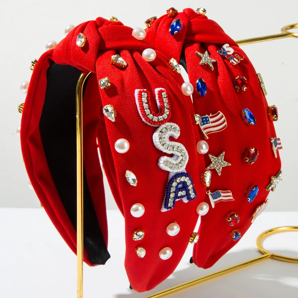 Red Knot Headband Patriotic USA Letter Star Flag Embroidery Pearl Crystal Decor Wide Padded Hairband For Women
Red Knot Headband Patriotic USA Letter Star Flag Embroidery Pearl Crystal Decor Wide Padded Hairband For Women