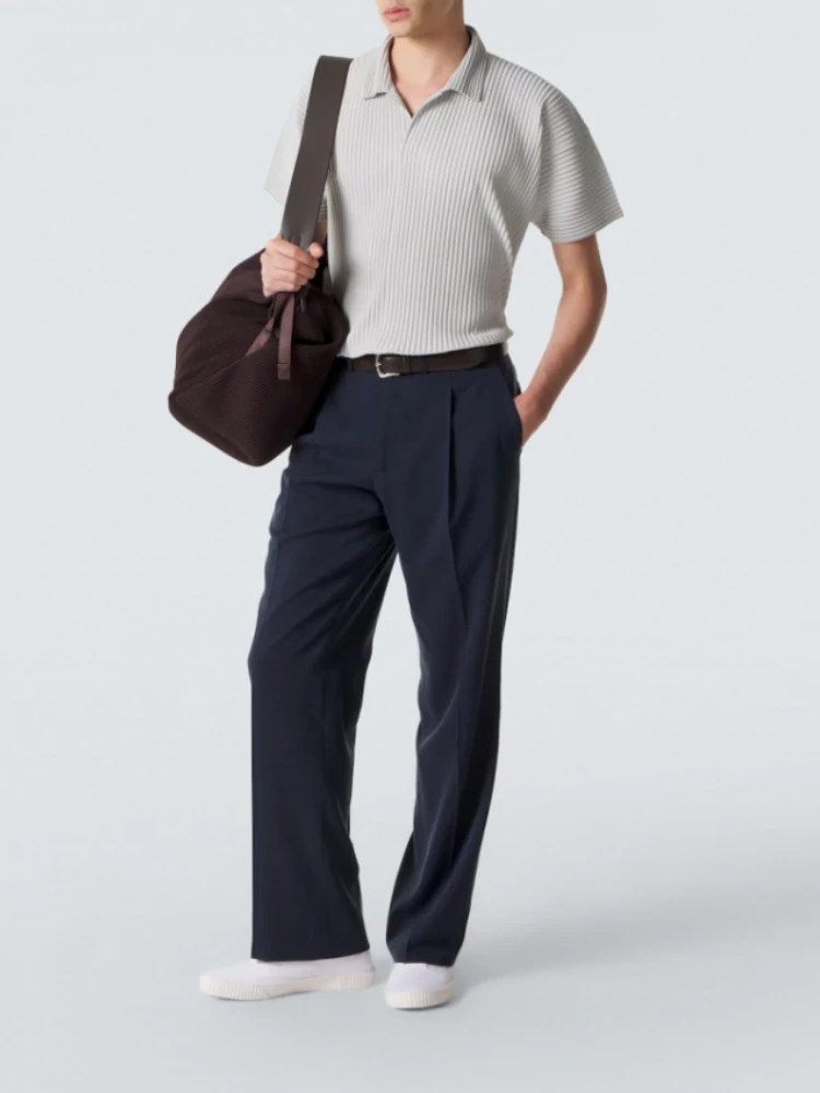 Men's Miyake Pleated Polo Shirt Short Sleeve Lapel Collar Breathable Stretch Lightweight Loose Fit Casual Summer Golf Top
Men's Miyake Pleated Polo Shirt Short Sleeve Lapel Collar Breathable Stretch Lightweight Loose Fit Casual Summer Golf Top