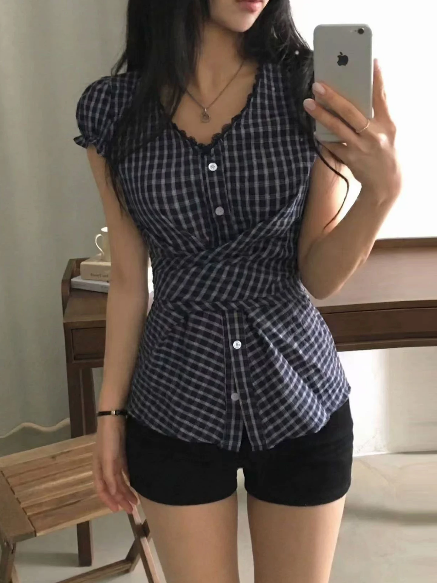 Liliang Summer New Design Plaid Cross Tie Waist Lace V-neck Bubble Sleeve Shirt Women's Top Korean Style Loose Fit Polyester ...
Liliang Summer New Design Plaid Cross Tie Waist Lace V-neck Bubble Sleeve Shirt Women's Top Korean Style Loose Fit Polyester ...