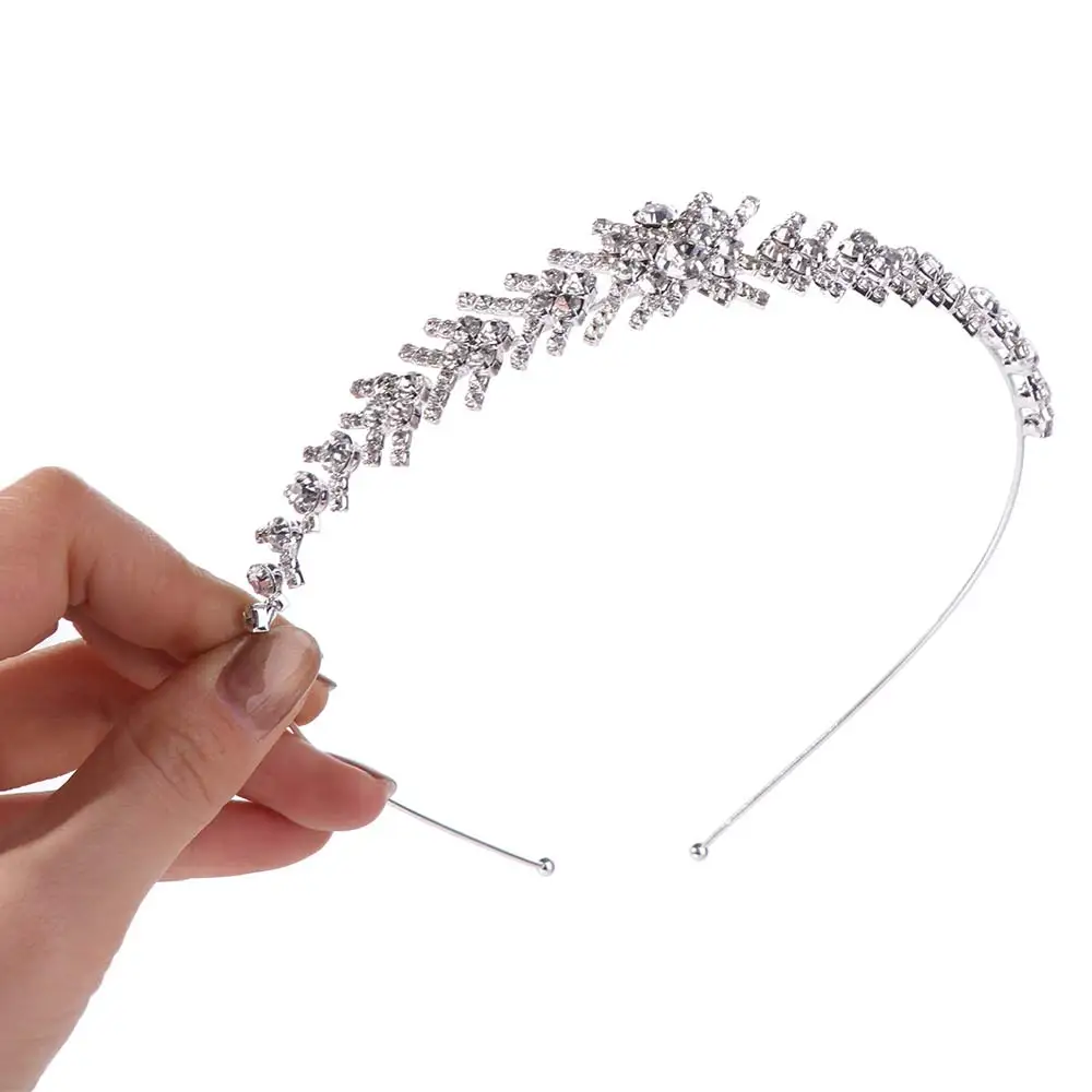 Романтическая геометрическая свадебная корона со стразами, ювелирные изделия, свадебная тиара, головные уборы, аксессуары для волос, повязка на голову королевы для женщин
Романтическая геометрическая свадебная корона со стразами, ювелирные изделия, свадебная тиара, головные уборы, аксессуары для волос, повязка на голову королевы для женщин