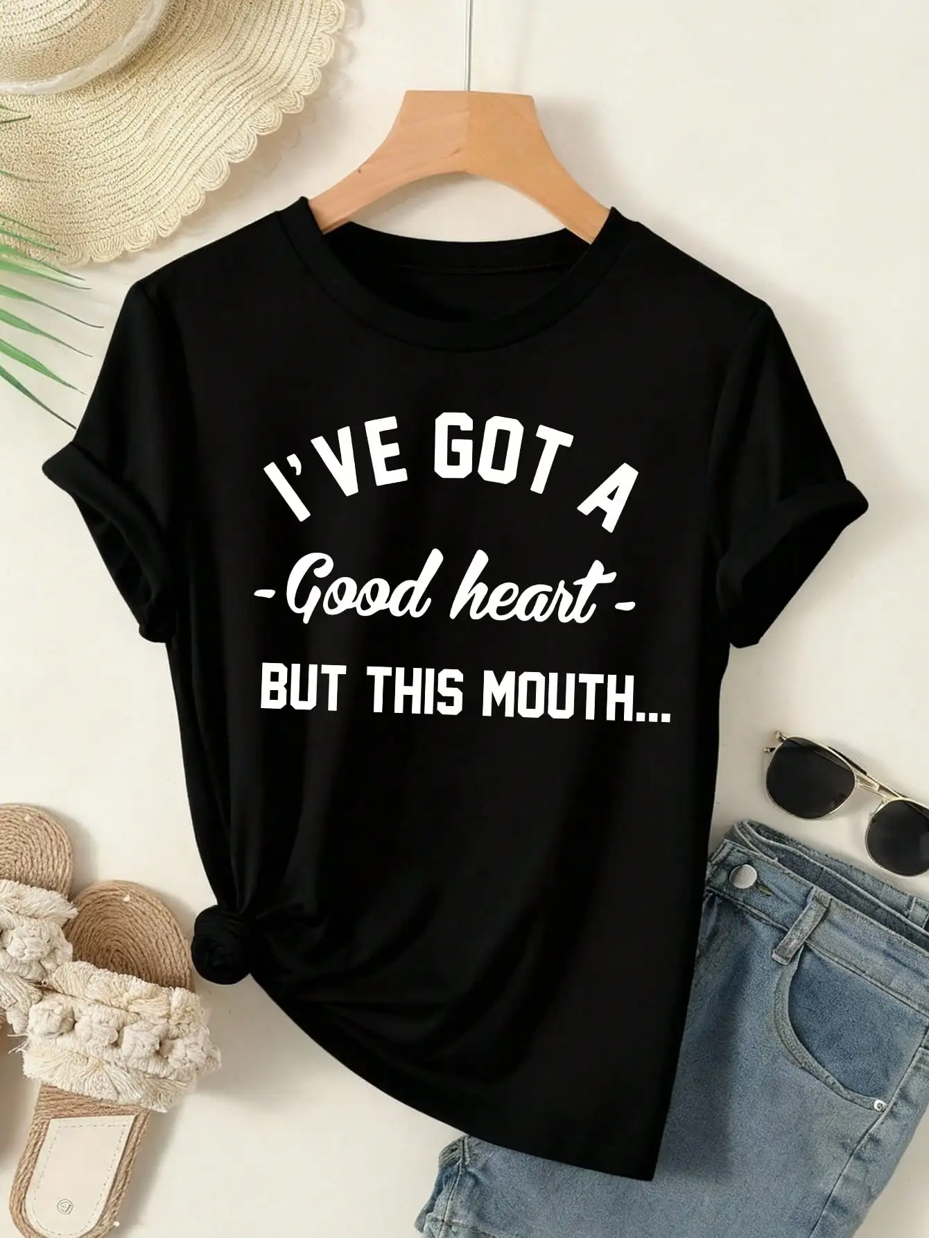 Женская забавная футболка с принтом «У меня хорошее сердце, но этот рот», повседневный летний топ
Женская забавная футболка с принтом «У меня хорошее сердце, но этот рот», повседневный летний топ