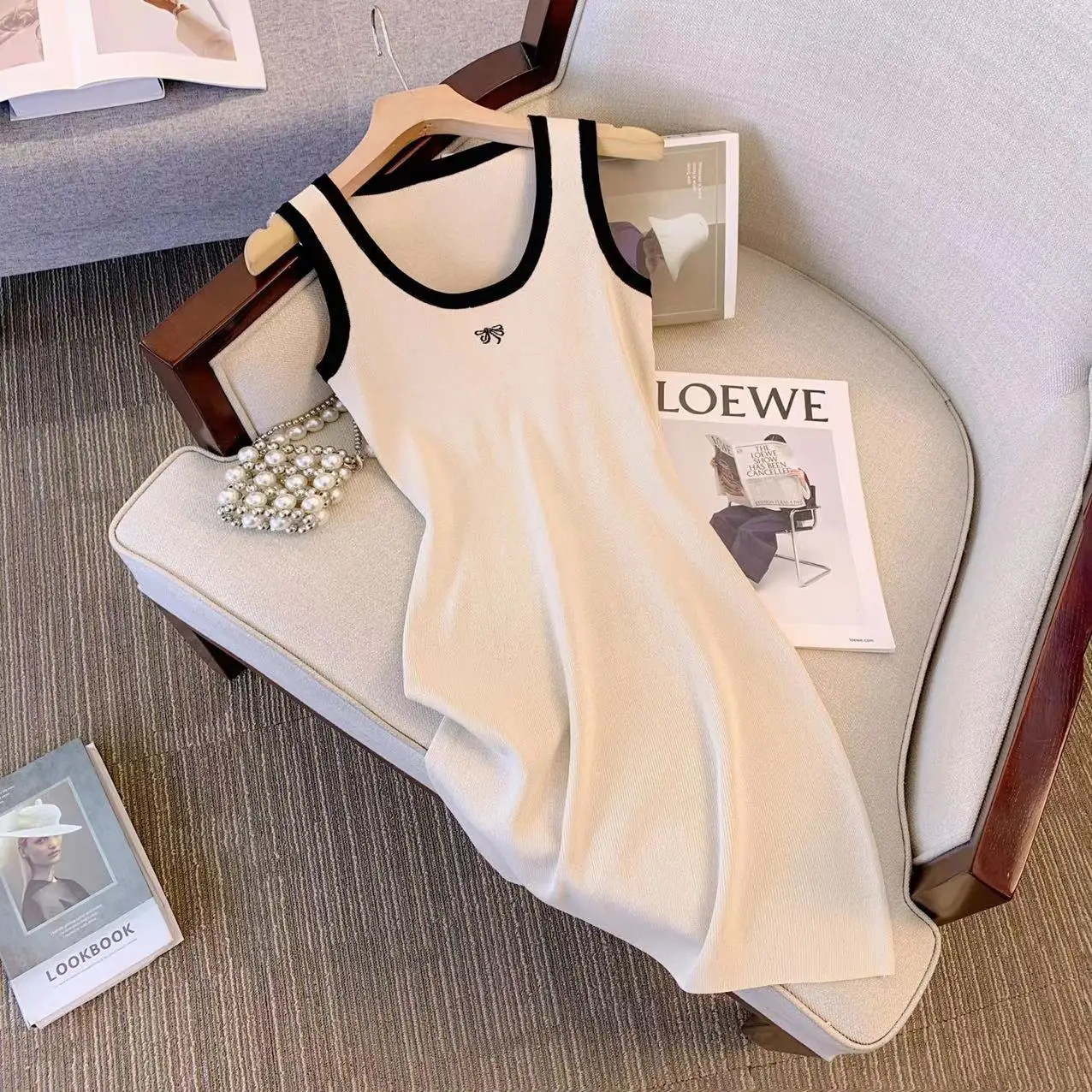 Contrasting Color Sleeveless U-neck Knitted Slim Suspender Dress Summer Mini Dress Casual Streetwear
Contrasting Color Sleeveless U-neck Knitted Slim Suspender Dress Summer Mini Dress Casual Streetwear