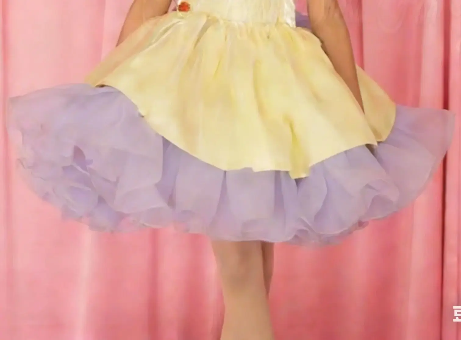 Elegant Yellow Satin Flower Girl Dresses for Wedding Puff Sleeve Bow Knee Lenght Kids Party First Communion Gowns Custom
Elegant Yellow Satin Flower Girl Dresses for Wedding Puff Sleeve Bow Knee Lenght Kids Party First Communion Gowns Custom