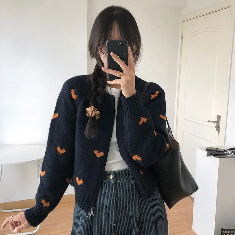Lazy Style Korean Atmosphere Feeling Love Jacquard Sweater Cardigan Women'S Autumn Winter New Loose Knitted Top
Lazy Style Korean Atmosphere Feeling Love Jacquard Sweater Cardigan Women'S Autumn Winter New Loose Knitted Top
