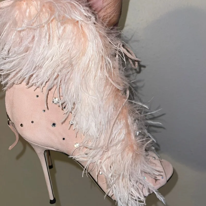 Pink Feather Crystal Stiletto Ankle Boots Women Suede Open Toe Lace Up Rhinestone Boots 2025 Luxury Fashion Party Banquet Shoes
Pink Feather Crystal Stiletto Ankle Boots Women Suede Open Toe Lace Up Rhinestone Boots 2025 Luxury Fashion Party Banquet Shoes