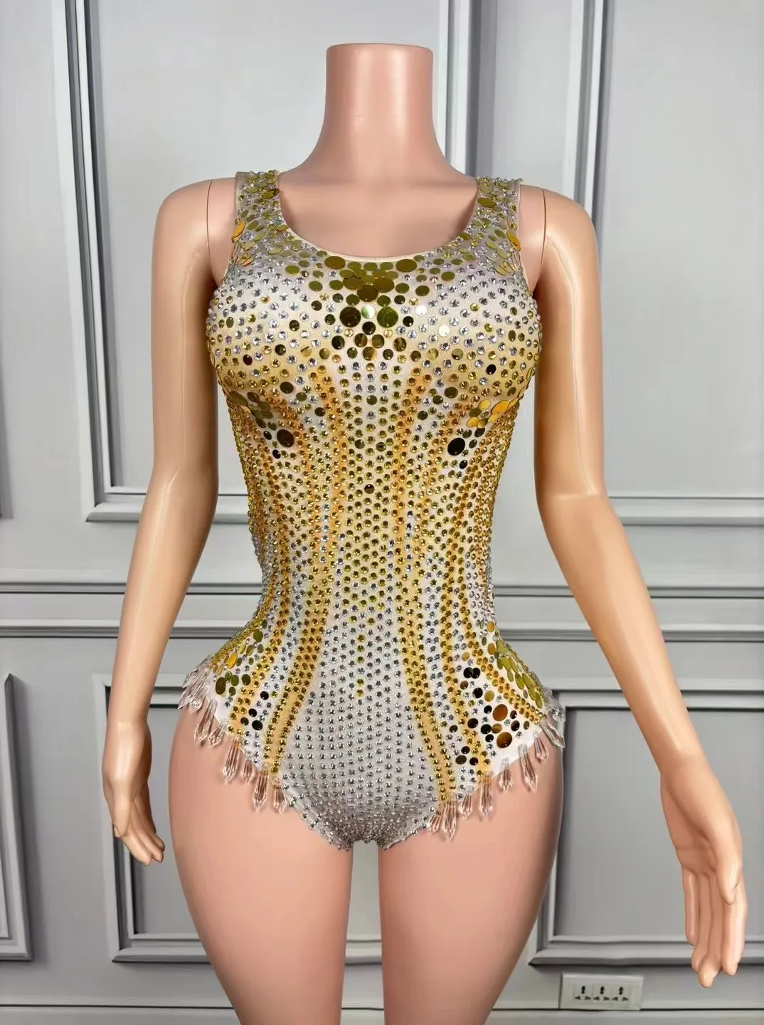 Sparkly Rhinestones Sequins Sleeveless Bodysuit Women Sexy Performance Dance Costume Nightclub Party Singer Dancer Stage Wear
Sparkly Rhinestones Sequins Sleeveless Bodysuit Women Sexy Performance Dance Costume Nightclub Party Singer Dancer Stage Wear