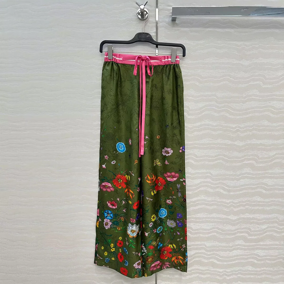 2025 New Fashion Army Green Floral Print 100% Silk Casual Pants Women Lace-up Belt Elastic High Waist Loose Wide Leg Trousers
2025 New Fashion Army Green Floral Print 100% Silk Casual Pants Women Lace-up Belt Elastic High Waist Loose Wide Leg Trousers