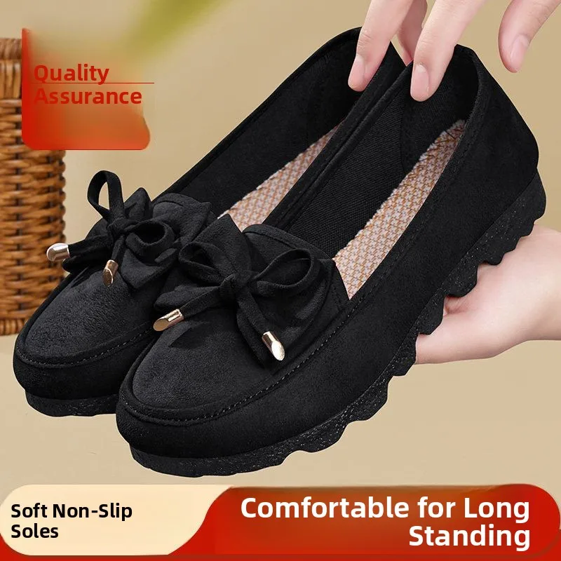 Beijing Ladies Cotton Shoes Soft Bottom Anti-Slip Work Shoes Traditional Chinese Style Flat Heel Floral Embroidered Footwear
Beijing Ladies Cotton Shoes Soft Bottom Anti-Slip Work Shoes Traditional Chinese Style Flat Heel Floral Embroidered Footwear