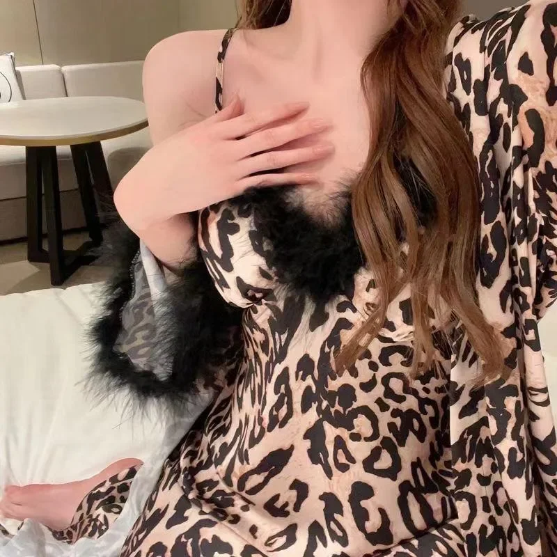 Pajama Spring Autumn Pure Libido Ms. Breast Pad Leopard Print Slip Dress Suit V-neck Can Worn in All Seasons night gown sexy
Pajama Spring Autumn Pure Libido Ms. Breast Pad Leopard Print Slip Dress Suit V-neck Can Worn in All Seasons night gown sexy