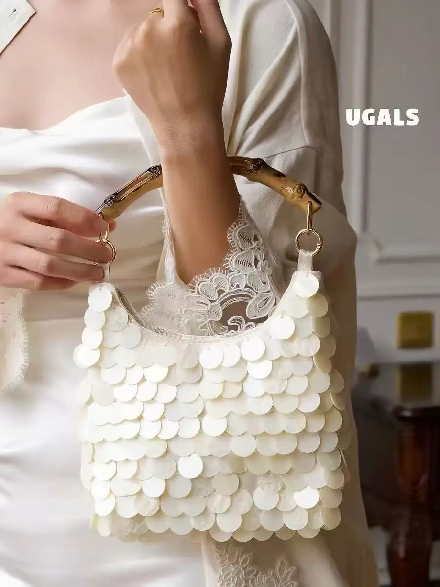 Shell Case Bamboo Handheld Bucket Bag Beads Beaded Woven Handmade Women Handbag Luxury Fashion Clutch Purse Female Shoulder Bag
Shell Case Bamboo Handheld Bucket Bag Beads Beaded Woven Handmade Women Handbag Luxury Fashion Clutch Purse Female Shoulder Bag