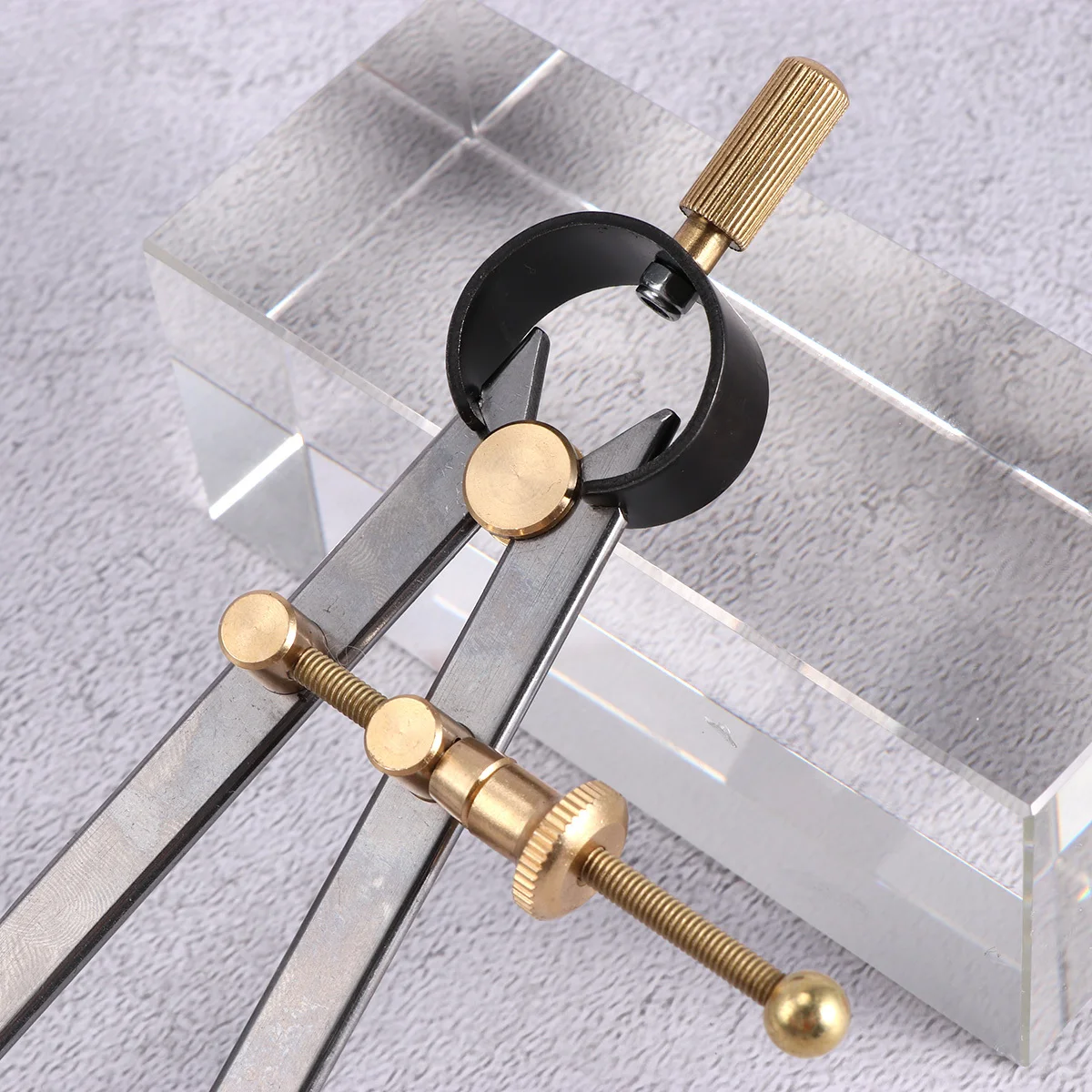 Spring Caliper 125Mm Adjustable Wing Divider For Leathercraft Metal Edge Scribing Tool Silver Craft Compasses
Spring Caliper 125Mm Adjustable Wing Divider For Leathercraft Metal Edge Scribing Tool Silver Craft Compasses