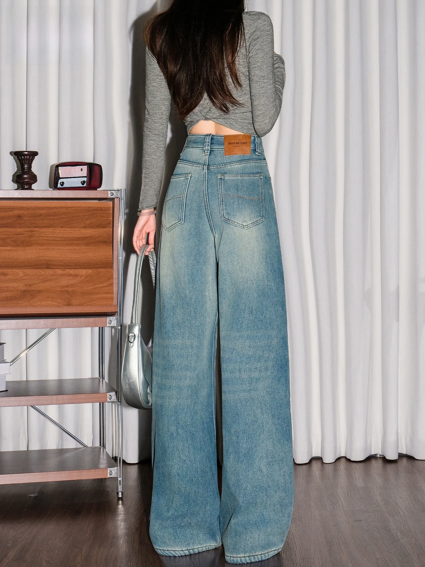 High Quality Fleece Lined Thick Denim Jeans Women's Winter Firework Pattern Distressed Loose Wide Leg Pants Casual Style
High Quality Fleece Lined Thick Denim Jeans Women's Winter Firework Pattern Distressed Loose Wide Leg Pants Casual Style