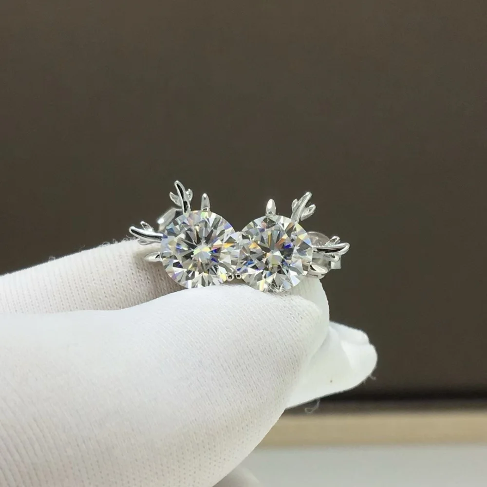 S925 2 Carats Natural Moissanite Diamond Deer Earrings Fashion Elegance Jewelry Birthday Crystal Women Mature Charm Gift 1Pair
S925 2 Carats Natural Moissanite Diamond Deer Earrings Fashion Elegance Jewelry Birthday Crystal Women Mature Charm Gift 1Pair