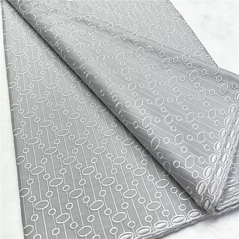 5 ярдов, нигерийская 100% хлопок, польская атласная ткань для вышивки, высококачественная швейцарская вуаль, кружевной материал для мужчин, стиль Дубая 14L362002 
5 ярдов, нигерийская 100% хлопок, польская атласная ткань для вышивки, высококачественная швейцарская вуаль, кружевной материал для мужчин, стиль Дубая 14L362002