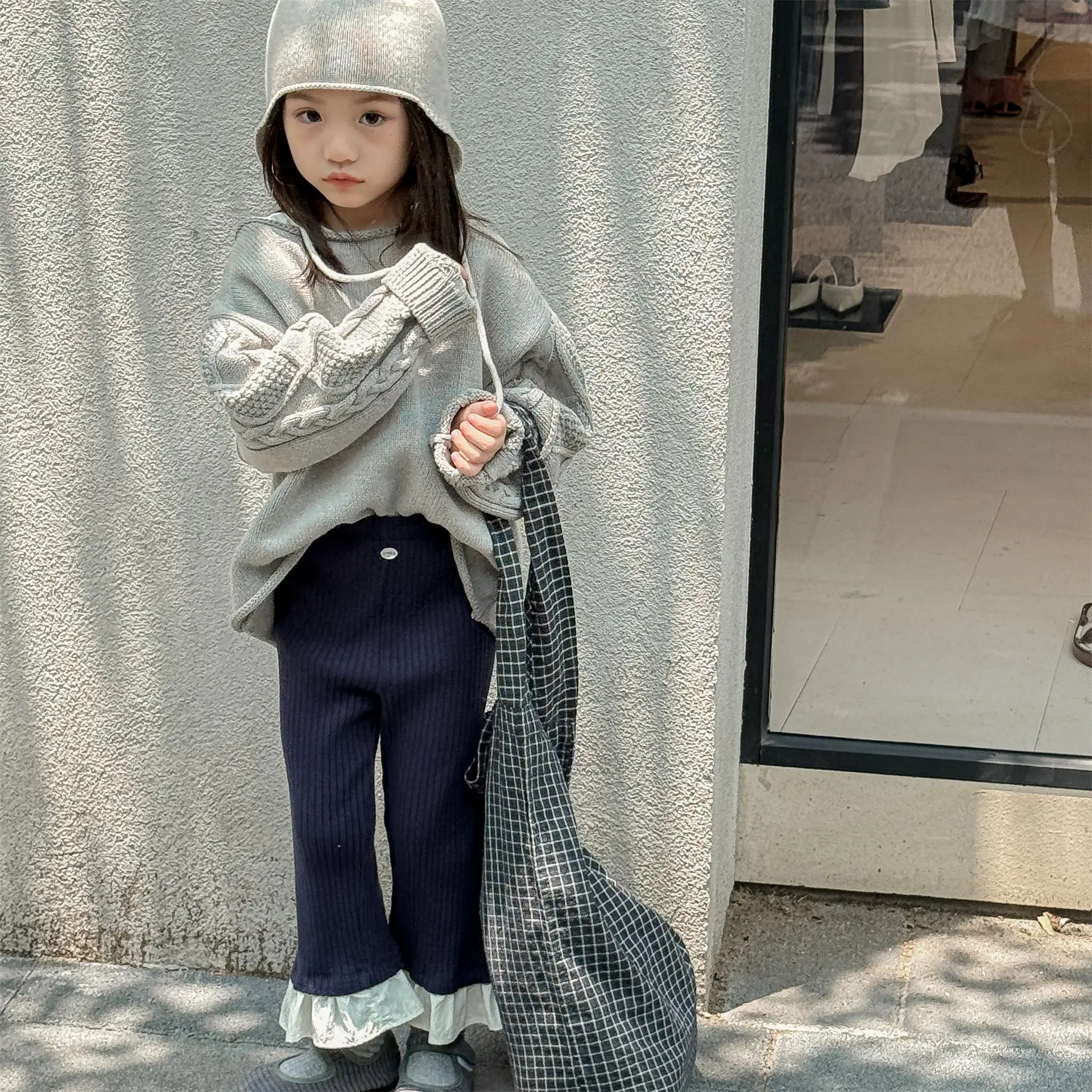 Girls Pants Spring and Autumn Korean Version Lace Bottom Flared Pants Casual Daily Versatile Temperament Wear
Girls Pants Spring and Autumn Korean Version Lace Bottom Flared Pants Casual Daily Versatile Temperament Wear