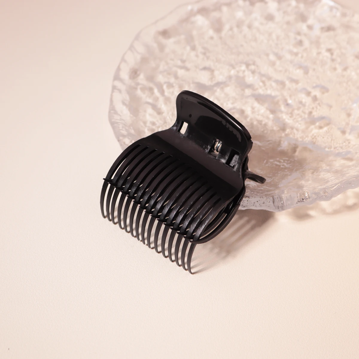 Professional hair styling hair clip, long toothed claw styling design, hair salon styling tools, special for real hair wigs
Professional hair styling hair clip, long toothed claw styling design, hair salon styling tools, special for real hair wigs