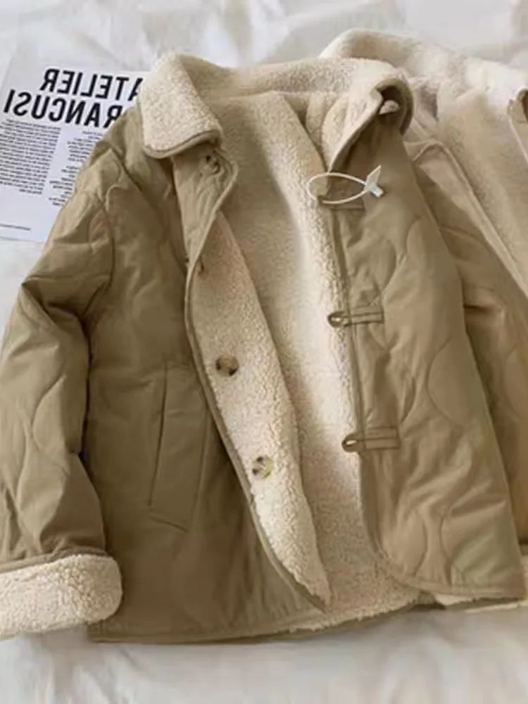 Женское двустороннее теплое хлопковое пальто на подкладке с застежкой на пуговицы, антивозрастное зимнее хлопковое пальто большого размера с вышивкой...
Женское двустороннее теплое хлопковое пальто на подкладке с застежкой на пуговицы, антивозрастное зимнее хлопковое пальто большого размера с вышивкой...