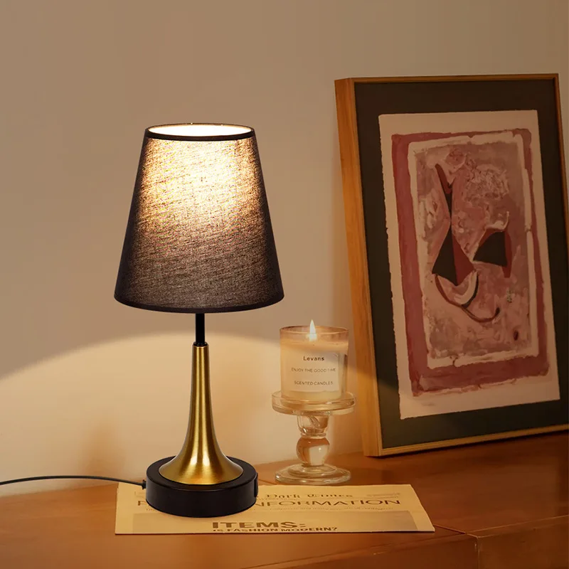 Retro decorative pleated table lamp bedside high sense medieval ins style living room desktop study creative atmosphere table
Retro decorative pleated table lamp bedside high sense medieval ins style living room desktop study creative atmosphere table