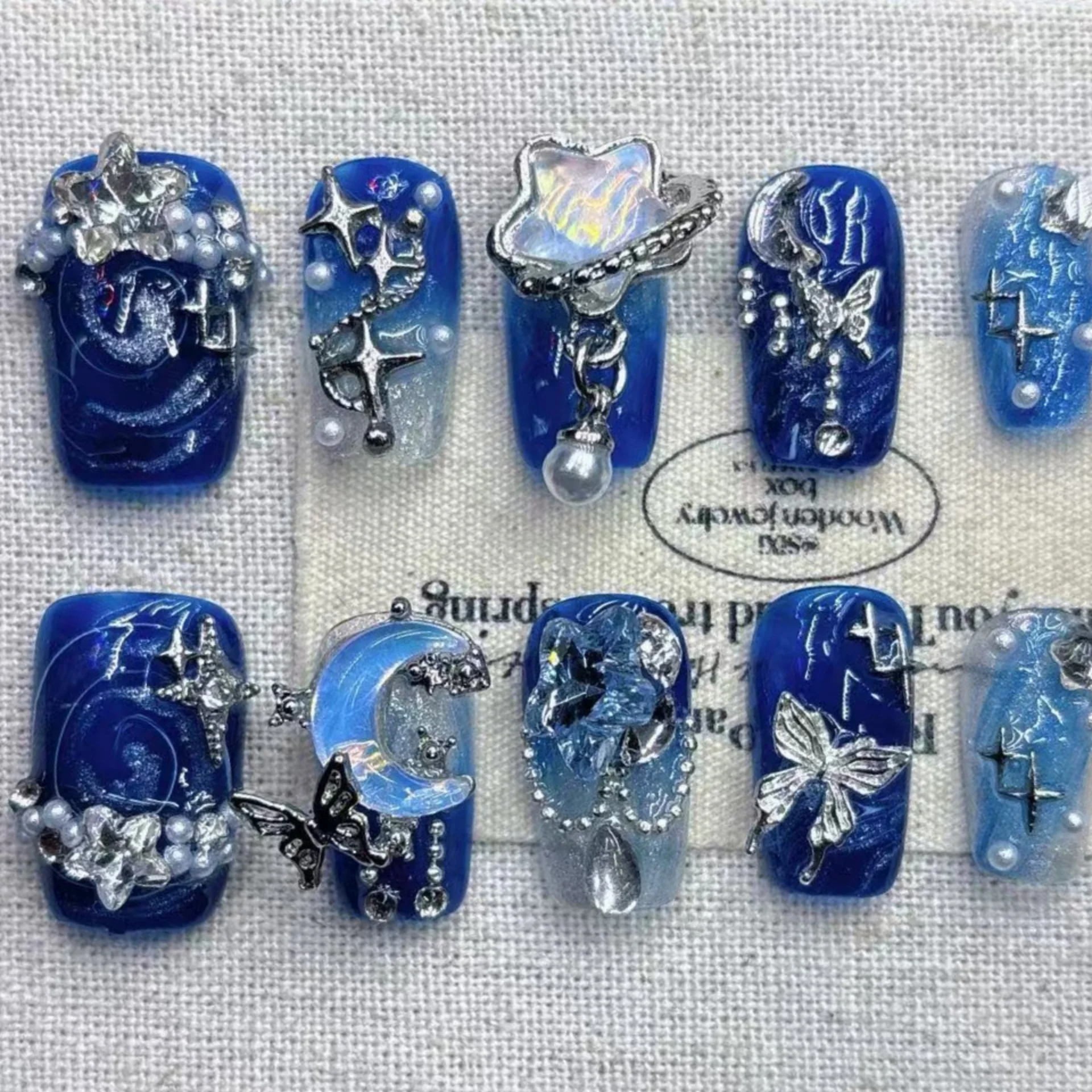 10pcs Pink Short Square Handmade Nails Art Romantic Flower Diamond Decoration Design Press on False Nails Tips Fantasy Fake Nail
10pcs Pink Short Square Handmade Nails Art Romantic Flower Diamond Decoration Design Press on False Nails Tips Fantasy Fake Nail