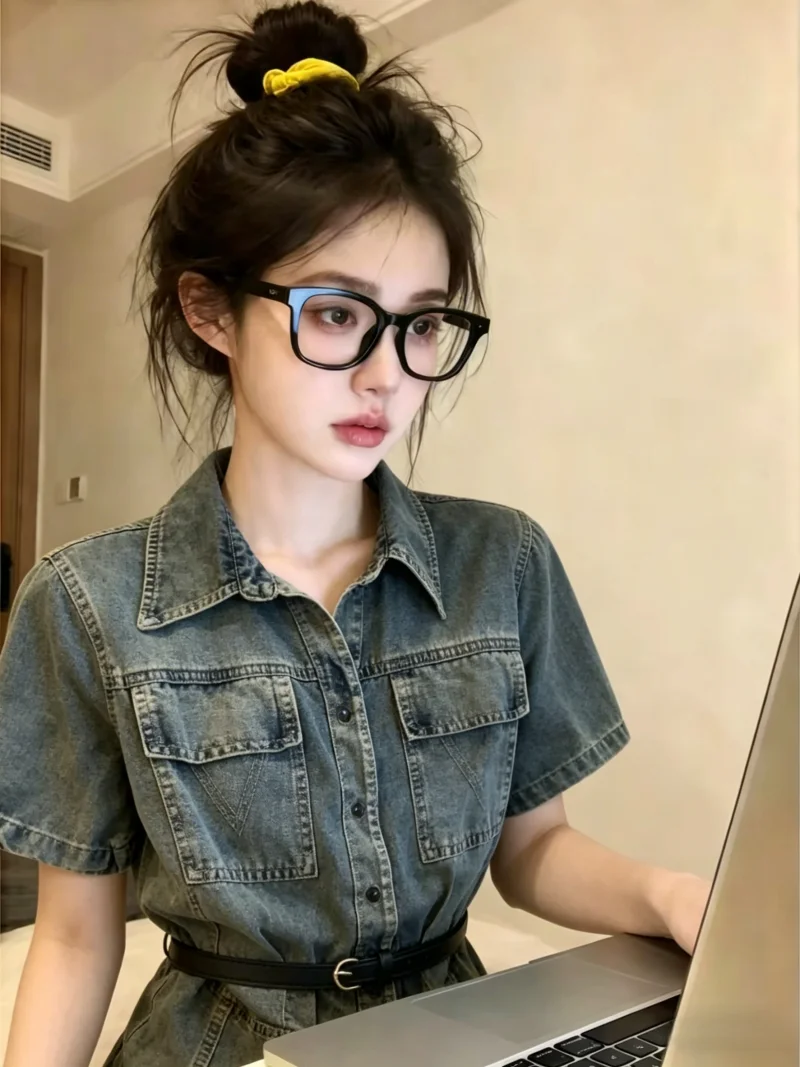 Retro Hong Kong Style Self-Preserved Denim Collar Short Sleeve Shirt for Women Summer Unique Slimming Top Korean Version Stra...
Retro Hong Kong Style Self-Preserved Denim Collar Short Sleeve Shirt for Women Summer Unique Slimming Top Korean Version Stra...