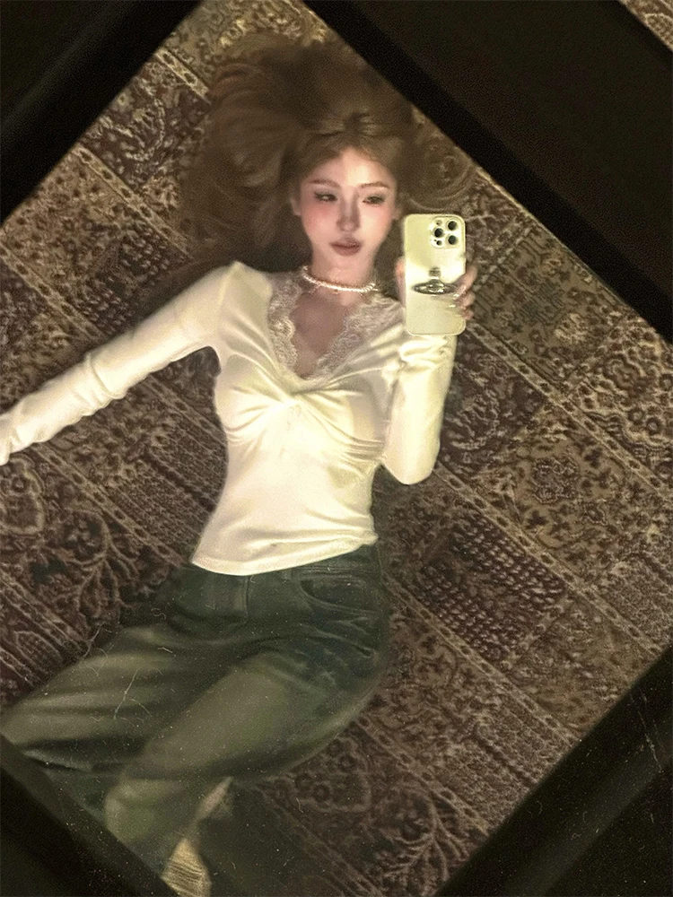 FuunJ Lady V-ne Knitted Base irt Women's Retro Waist-cinching Lace Patchwork Top Slim Fit Long Sve T-irt
FuunJ Lady V-ne Knitted Base irt Women's Retro Waist-cinching Lace Patchwork Top Slim Fit Long Sve T-irt