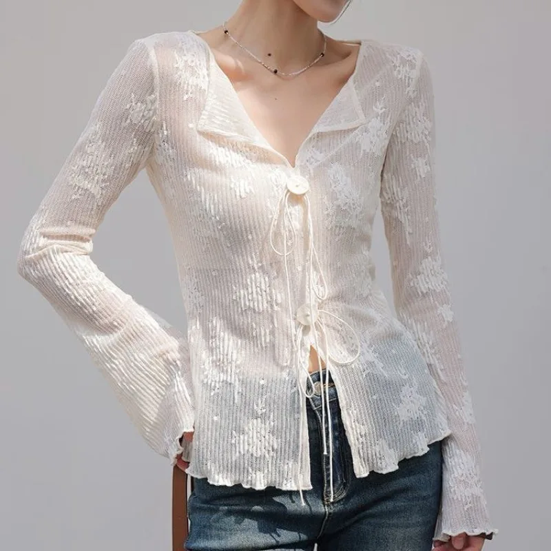 Textured Jacquard Beige Collar Lace-up T-shirt Beautiful and Slimming Top for Women in Early Autumn Flared Sleeves and Is Trendy
Textured Jacquard Beige Collar Lace-up T-shirt Beautiful and Slimming Top for Women in Early Autumn Flared Sleeves and Is Trendy