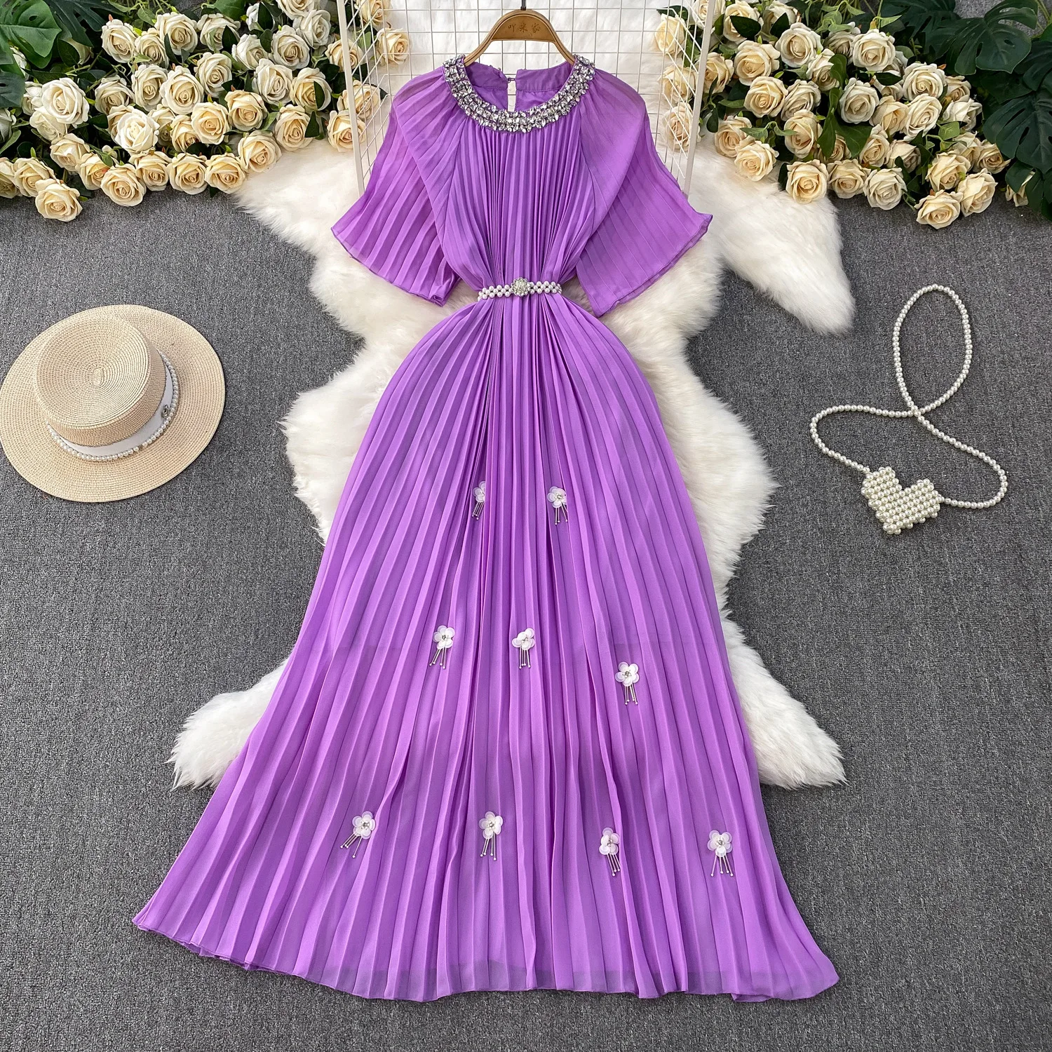 Diamond Studded Bohemian Flower Pleated Dress Women Summer O-Neck Short Sleeve Belt Elegant Dress Long Beach Holiday Dress
Diamond Studded Bohemian Flower Pleated Dress Women Summer O-Neck Short Sleeve Belt Elegant Dress Long Beach Holiday Dress