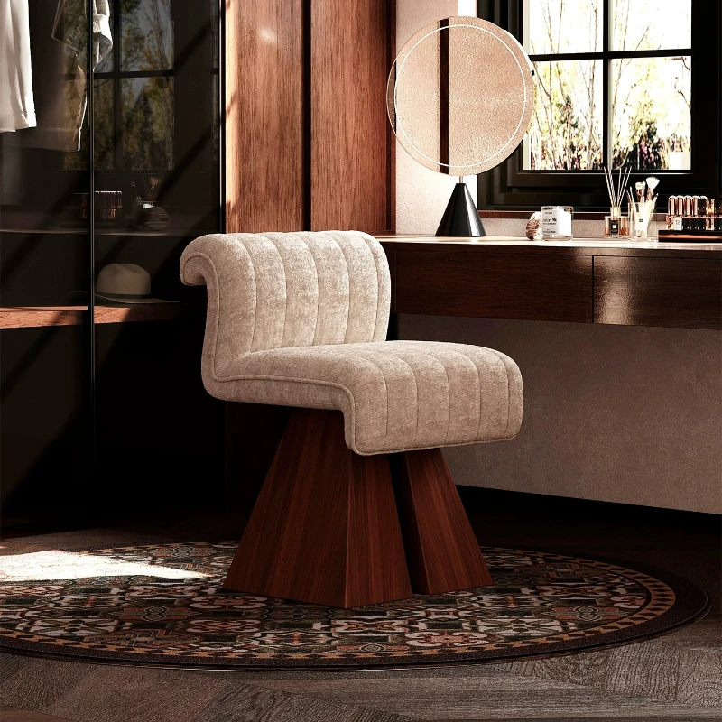 Dressing chair, French retro style, medieval style makeup chair, high-end and light luxury
Dressing chair, French retro style, medieval style makeup chair, high-end and light luxury