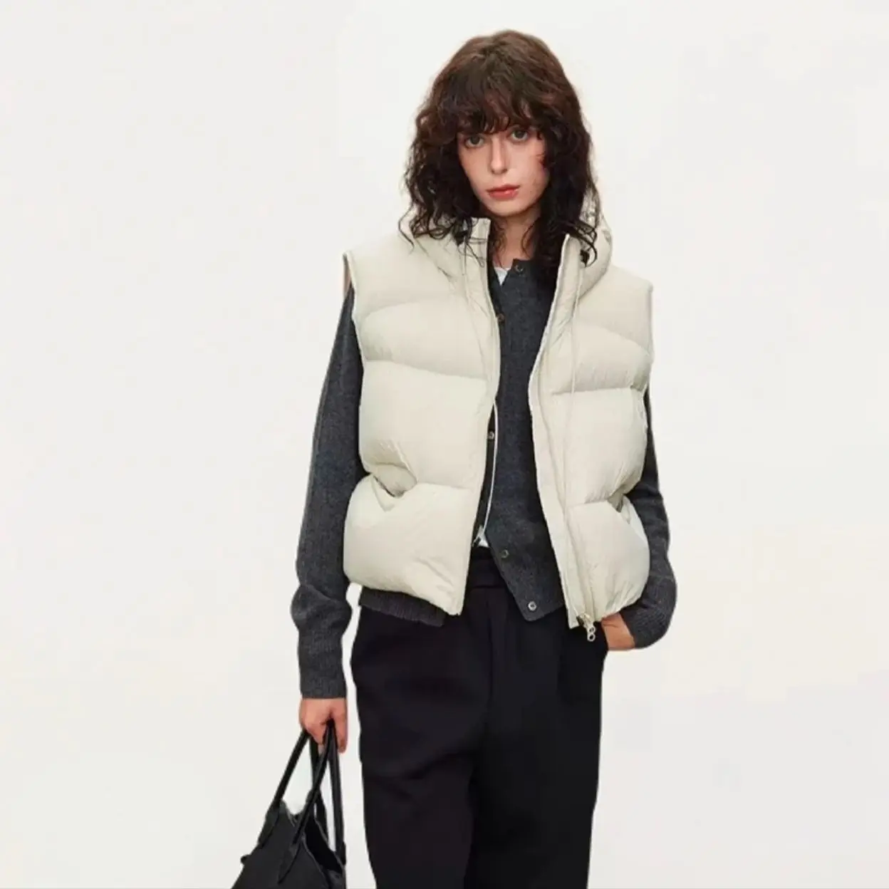 Women's 2025 Hooded Puffer Vest Lightweight Fluffy Short Sleeveless Jacket Oversized Winter Coat 
Women's 2025 Hooded Puffer Vest Lightweight Fluffy Short Sleeveless Jacket Oversized Winter Coat