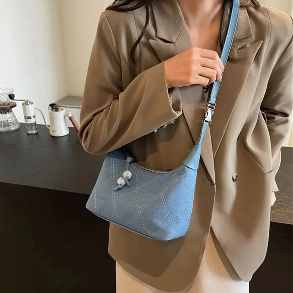 Dual Use Embroidered Shoulder Bag Rhombus Large Capacity Soft Denim Handbag Zipper Korean Style Commuting Crossbody Bag Shopping
Dual Use Embroidered Shoulder Bag Rhombus Large Capacity Soft Denim Handbag Zipper Korean Style Commuting Crossbody Bag Shopping