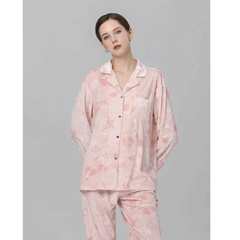 Женские пижамные комплекты из хлопка и шелка с особым блеском, терморегулирующие, приятные для кожи, с круглым вырезом, длинными рукавами и брюками, зимние, для офиса
Женские пижамные комплекты из хлопка и шелка с особым блеском, терморегулирующие, приятные для кожи, с круглым вырезом, длинными рукавами и брюками, зимние, для офиса